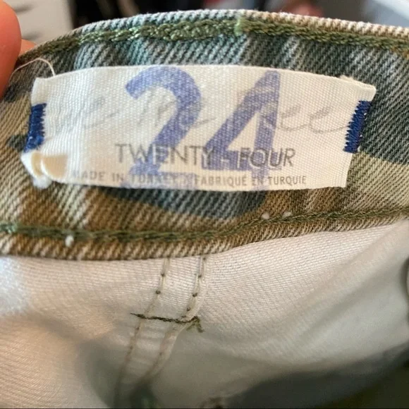 Free People- High Rise Remy Camo Crop Jeans 24 - Picture 7 of 8
